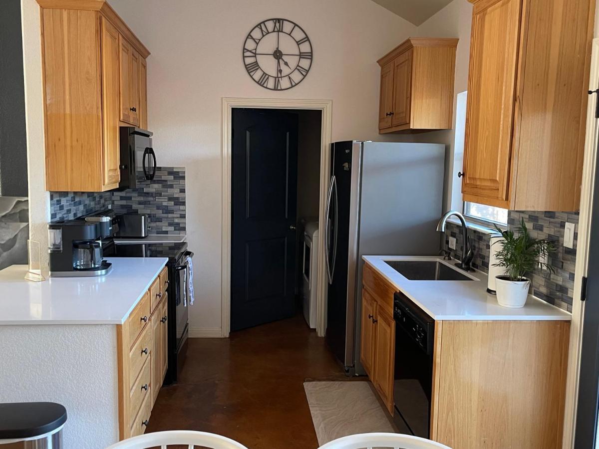 Lakeland Casita In Point Venture Optional Golf Cart Lago Vista Exteriör bild